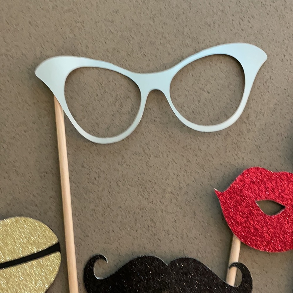 Photo Booth Props - Picture 10 of 11